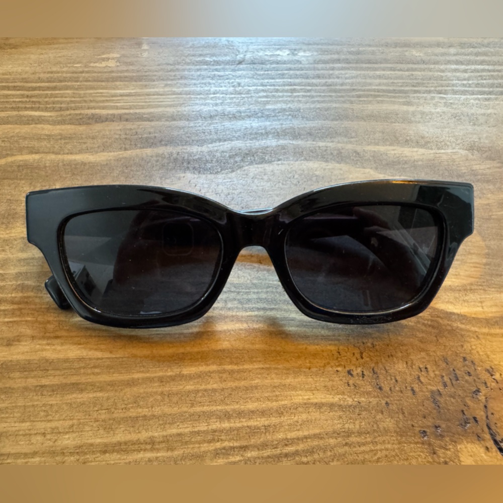 Solid and striped “The Wategos” Black Sunglasses